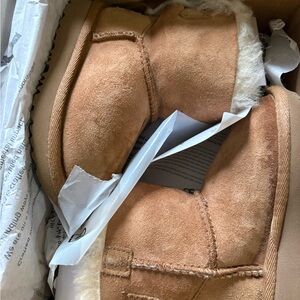 Ugg Toddler girl 6c